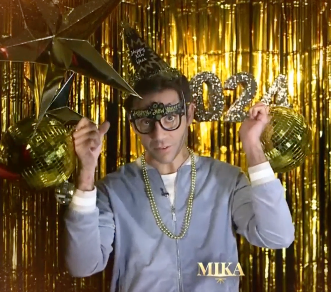 Mika feiert den Jahreswechsel 2024